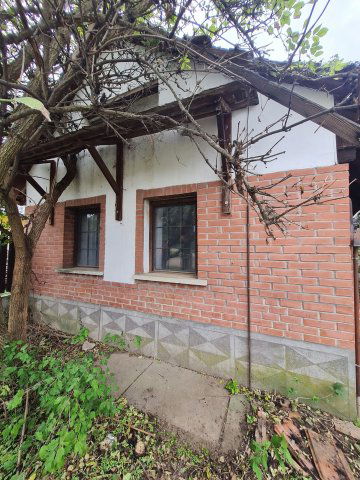 Eladó családi ház, Vezsenyen 4.5 M Ft, 4 szobás