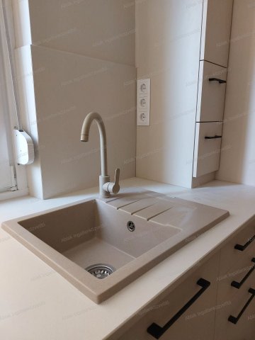 Kiadó panellakás, albérlet, Kecskeméten, Batthyány utcában