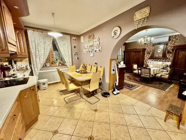 Eladó családi ház, Egerben, Madách Imre utcában 158 M Ft