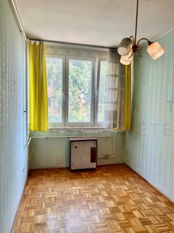 Eladó téglalakás, Szegeden, Közép fasoron 41.5 M Ft, 2 szobás