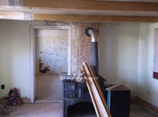 Eladó családi ház, Gyöngyöstarjánon 4.9 M Ft, 2 szobás