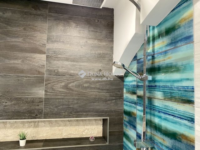 Eladó családi ház, Szentendrén 149 M Ft, 4 szobás