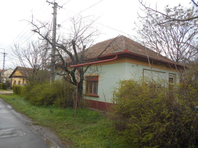 Eladó családi ház, Nagyszénáson 8.5 M Ft, 3 szobás