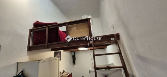 Eladó téglalakás, Budapesten, VI. kerületben 66.9 M Ft, 3 szobás