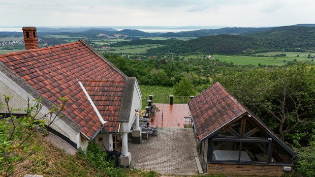 Eladó nyaraló, Pécselyen 181.8 M Ft, 2 szobás