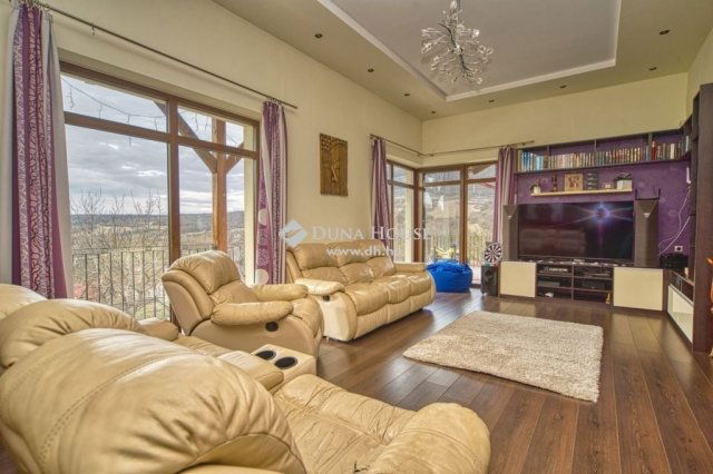 Eladó családi ház, Pilisszentkereszten 299 M Ft, 5 szobás