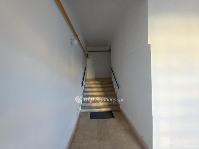 Eladó téglalakás, Egerben 129 M Ft, 2+1 szobás