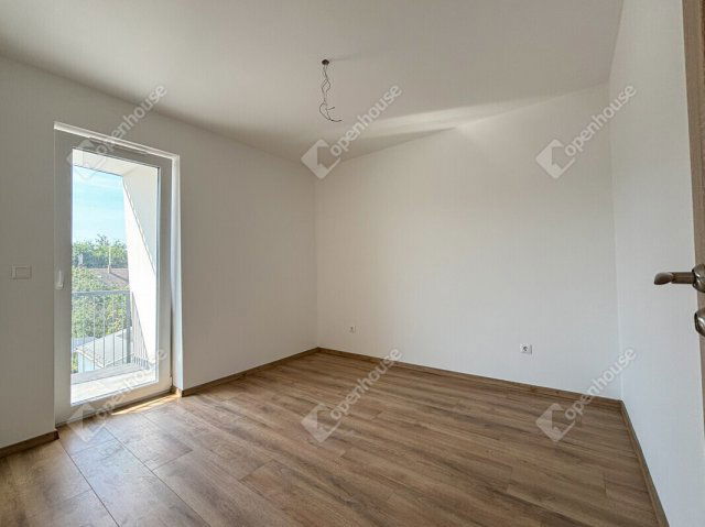 Eladó téglalakás, Szegeden 69.99 M Ft, 2 szobás