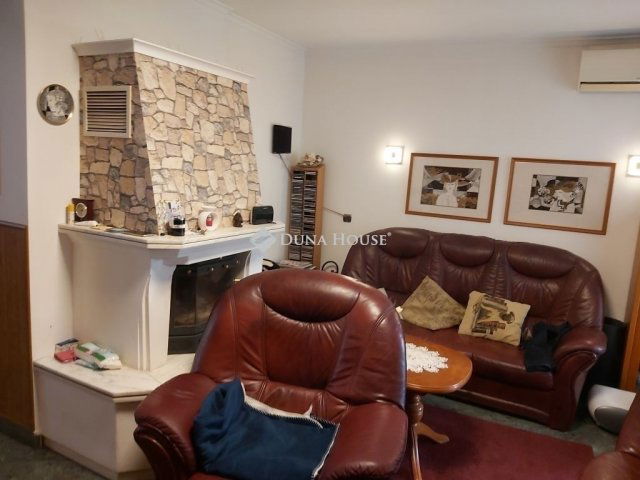 Eladó téglalakás, Budapesten, XIV. kerületben 250 M Ft, 5 szobás