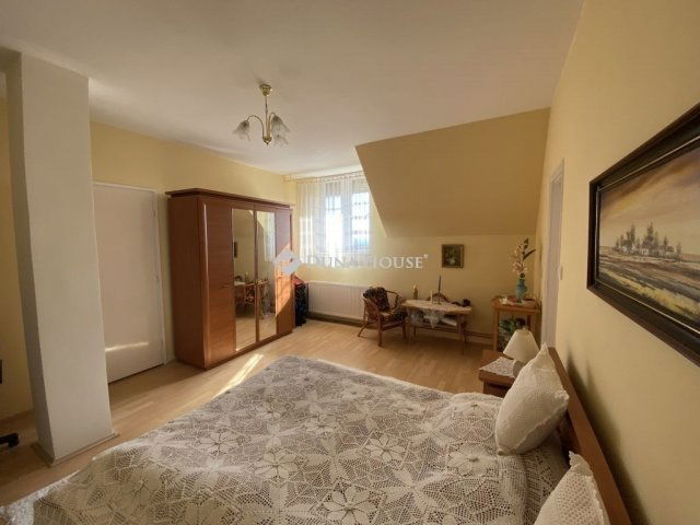 Eladó családi ház, Pécsett 107 M Ft, 5 szobás