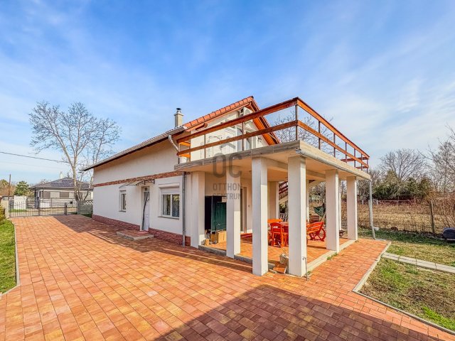 Eladó családi ház, Siófokon 173 M Ft, 8 szobás