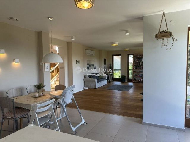 Eladó családi ház, Piliscsabán 205 M Ft, 5 szobás