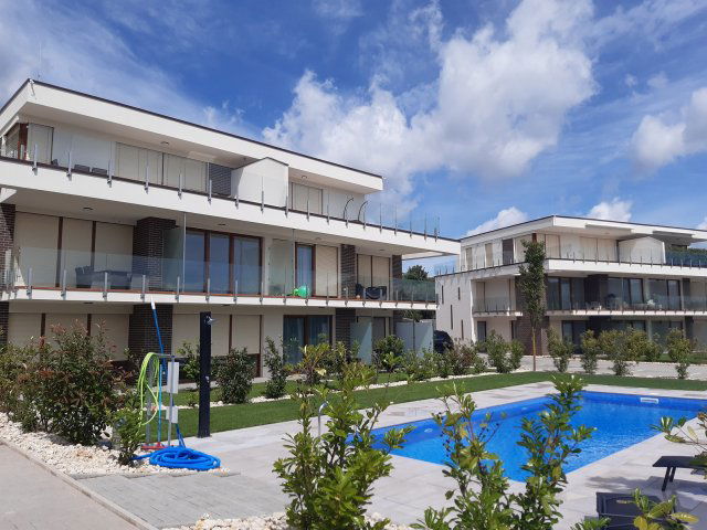 Eladó téglalakás, Balatonalmádiban 65 M Ft, 1 szobás