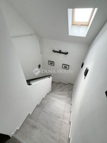 Eladó ikerház, Budapesten, XVI. kerületben 129.9 M Ft, 4 szobás