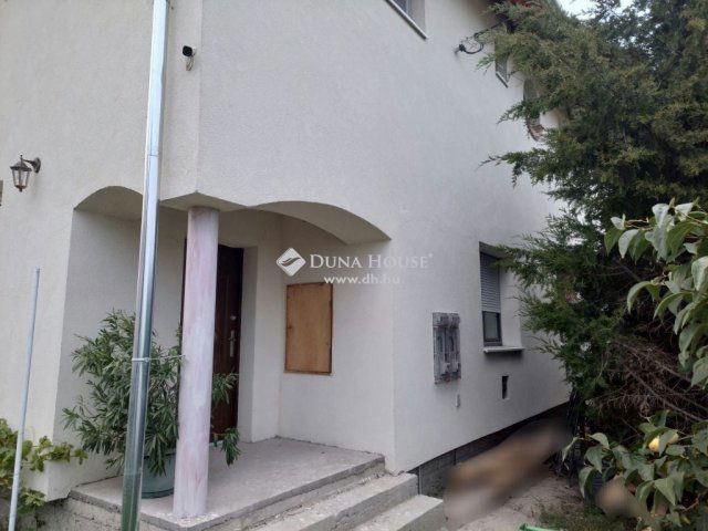 Eladó családi ház, Szigetszentmiklóson 170 M Ft, 8 szobás