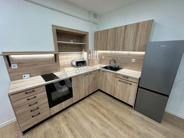 Kiadó téglalakás, albérlet, VIII. kerületben, Vajda Péter utcában