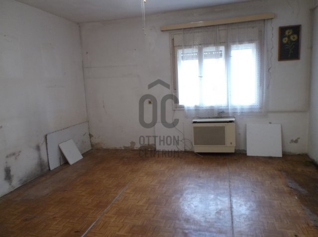 Eladó családi ház, Pápán 29.9 M Ft, 3 szobás