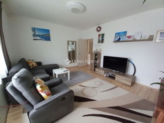 Eladó téglalakás, Budapesten, XVII. kerületben 71.9 M Ft