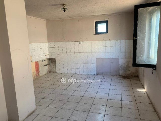 Eladó családi ház, Újfehértón 16 M Ft, 3 szobás