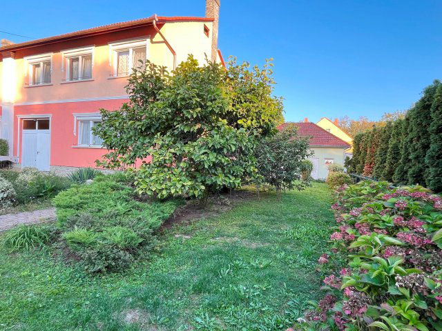 Eladó családi ház, Sárváron 110 M Ft, 4+1 szobás