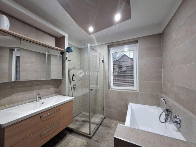 Eladó családi ház, Kozármislenyen 145 M Ft, 4+2 szobás