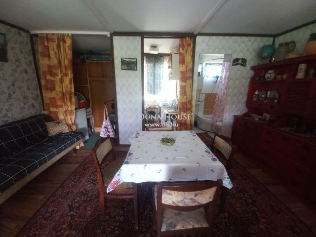 Eladó családi ház, Gyódon 11.999 M Ft, 2 szobás