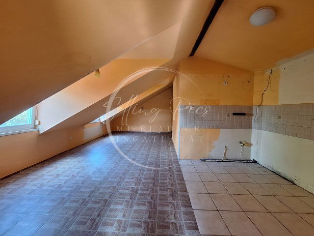Eladó téglalakás, Komlón 14.9 M Ft, 3 szobás