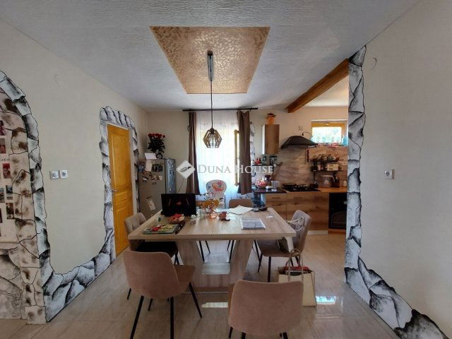 Eladó családi ház, Sükösdön 31.9 M Ft, 3 szobás