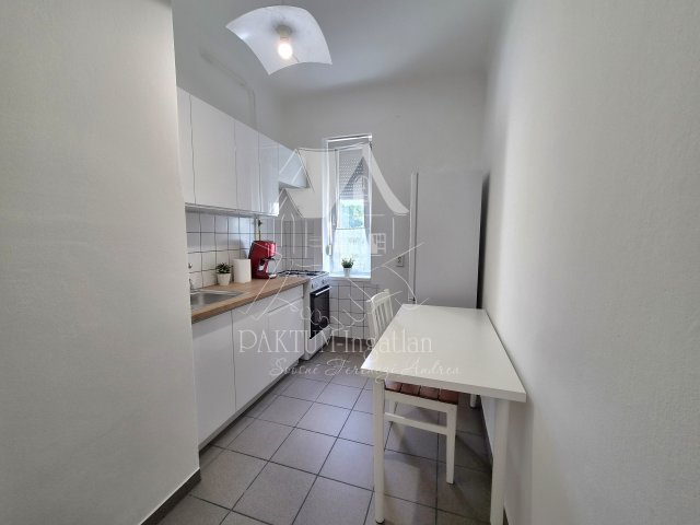 Kiadó téglalakás, albérlet, Szolnokon 140 E Ft / hó, 2 szobás