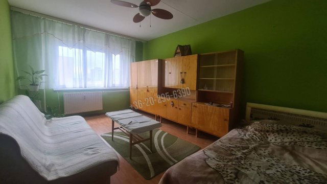 Eladó panellakás, Dunaújvárosban 33 M Ft, 2 szobás