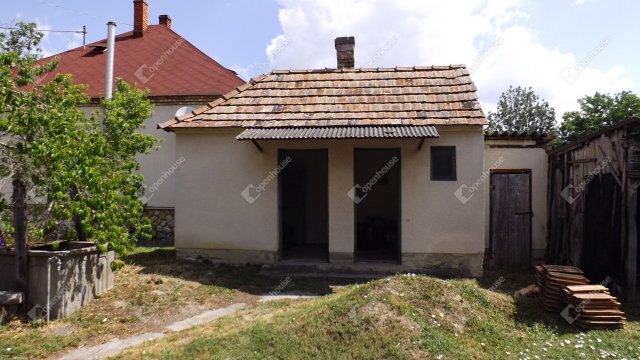 Eladó családi ház, Nemesgörzsönyön 28 M Ft, 4 szobás