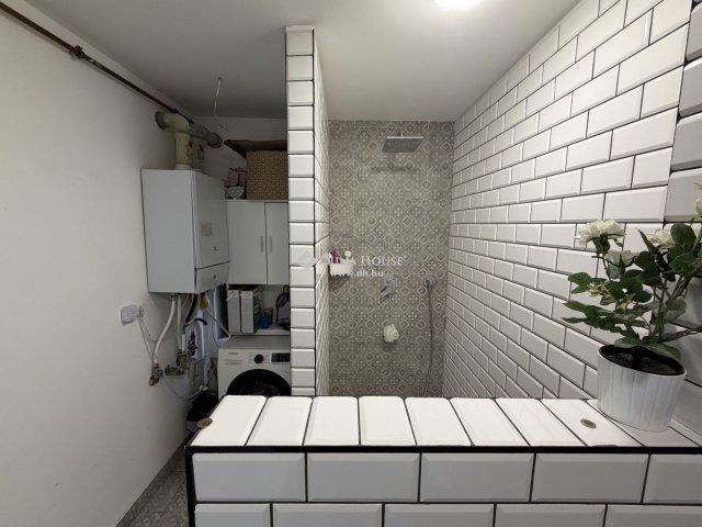 Eladó családi ház, Budapesten, XVI. kerületben 229.5 M Ft