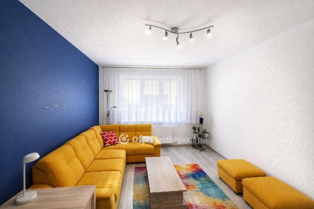 Eladó panellakás, Székesfehérvárott 55.9 M Ft, 2 szobás