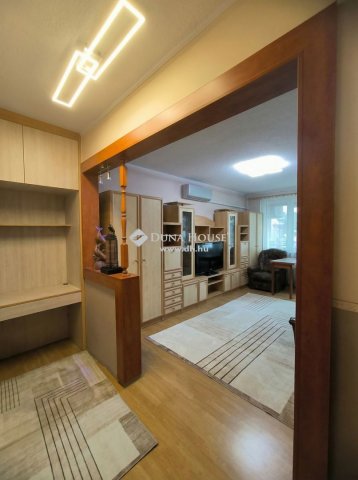 Eladó panellakás, Szentendrén 81.9 M Ft, 2 szobás