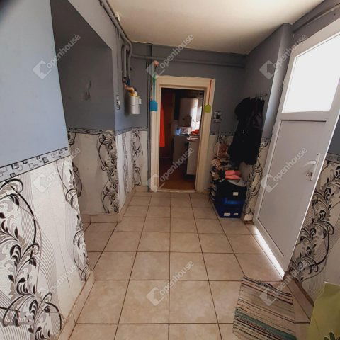 Eladó családi ház, Cserkeszőlőn 14 M Ft, 2 szobás