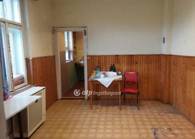 Eladó családi ház, Koroncón 39 M Ft, 2 szobás