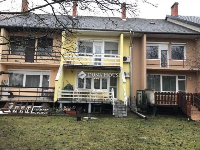 Eladó sorház, Lovasberényben 78 M Ft, 4+1 szobás