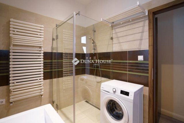 Eladó téglalakás, Budapesten, VII. kerületben 104 M Ft, 3 szobás