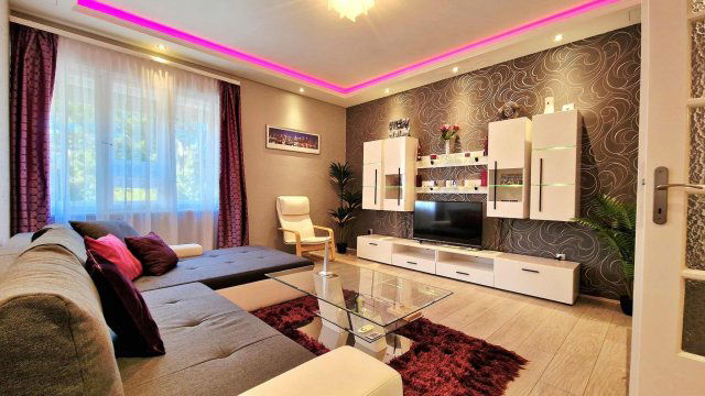 Eladó panellakás, Pécsett, Madách Imre utcában 52 M Ft