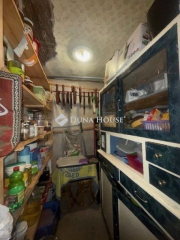 Eladó családi ház, Vecsésen 80 M Ft, 3 szobás