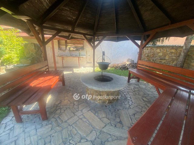 Eladó családi ház, Jászberényben 75 M Ft, 3 szobás