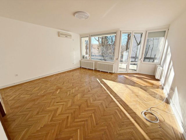 Kiadó téglalakás, albérlet, Debrecenben 250 E Ft / hó, 3 szobás