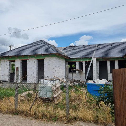 Eladó ikerház, Dabason 35 M Ft, 4 szobás / költözzbe.hu