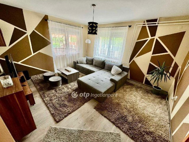 Eladó családi ház, Ráckeresztúron 94.99 M Ft, 4 szobás