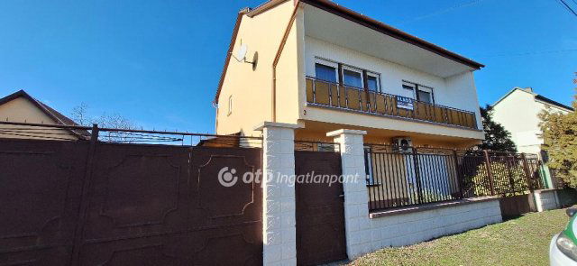Eladó családi ház, Kecelen 47.9 M Ft, 4 szobás