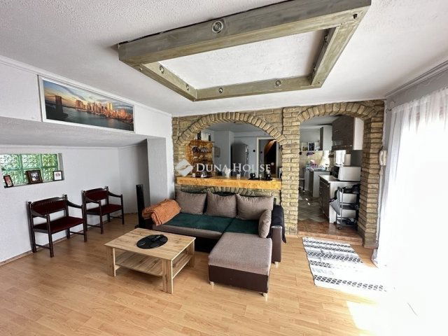 Eladó családi ház, Kecskeméten 41.9 M Ft, 5 szobás