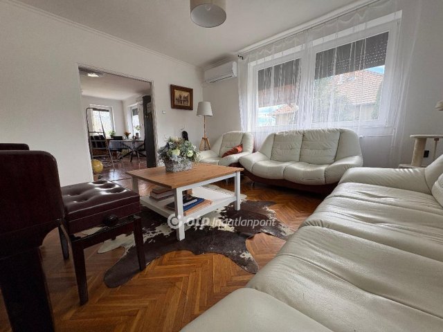 Eladó családi ház, Váchartyánon 119 M Ft, 5+1 szobás