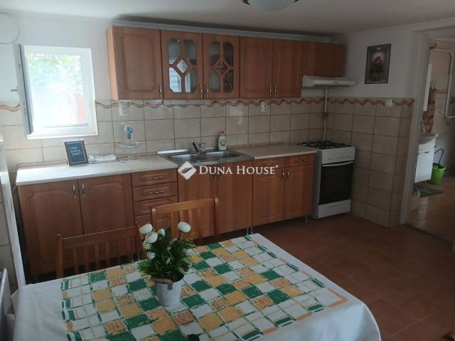Kiadó családi ház, albérlet, Debrecenben 230 E Ft / hó