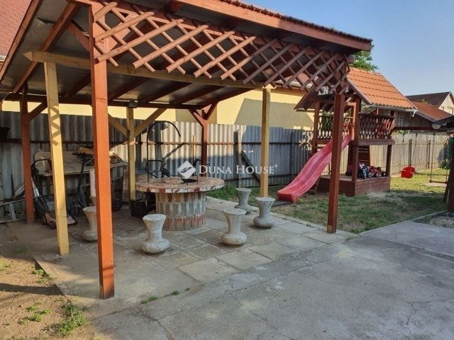 Eladó családi ház, Budapesten, XVIII. kerületben 117 M Ft