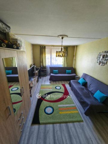 Eladó panellakás, Miskolcon 27.9 M Ft, 2 szobás